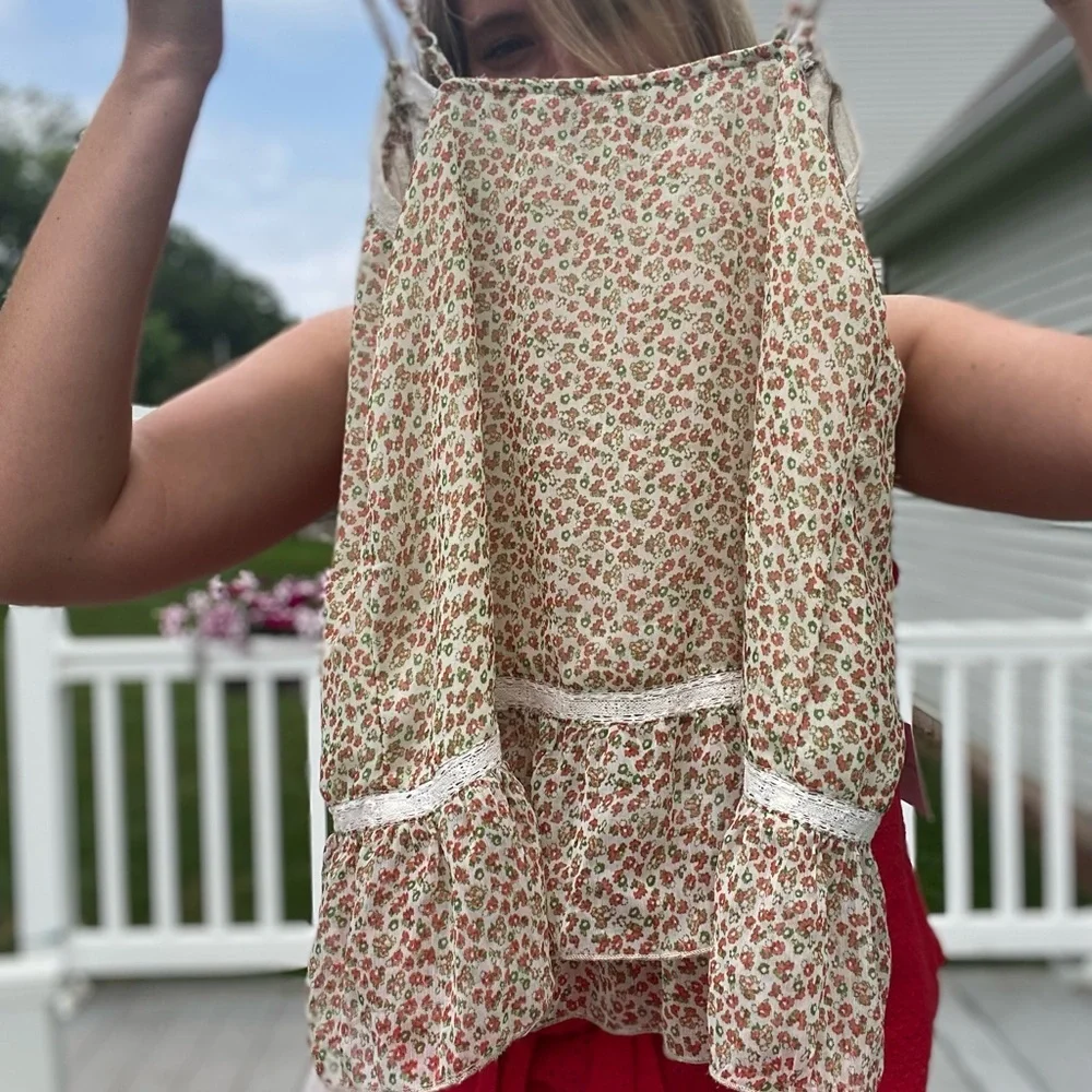 Old Navy y2k floral tank top with lace details - Picture 3 of 6